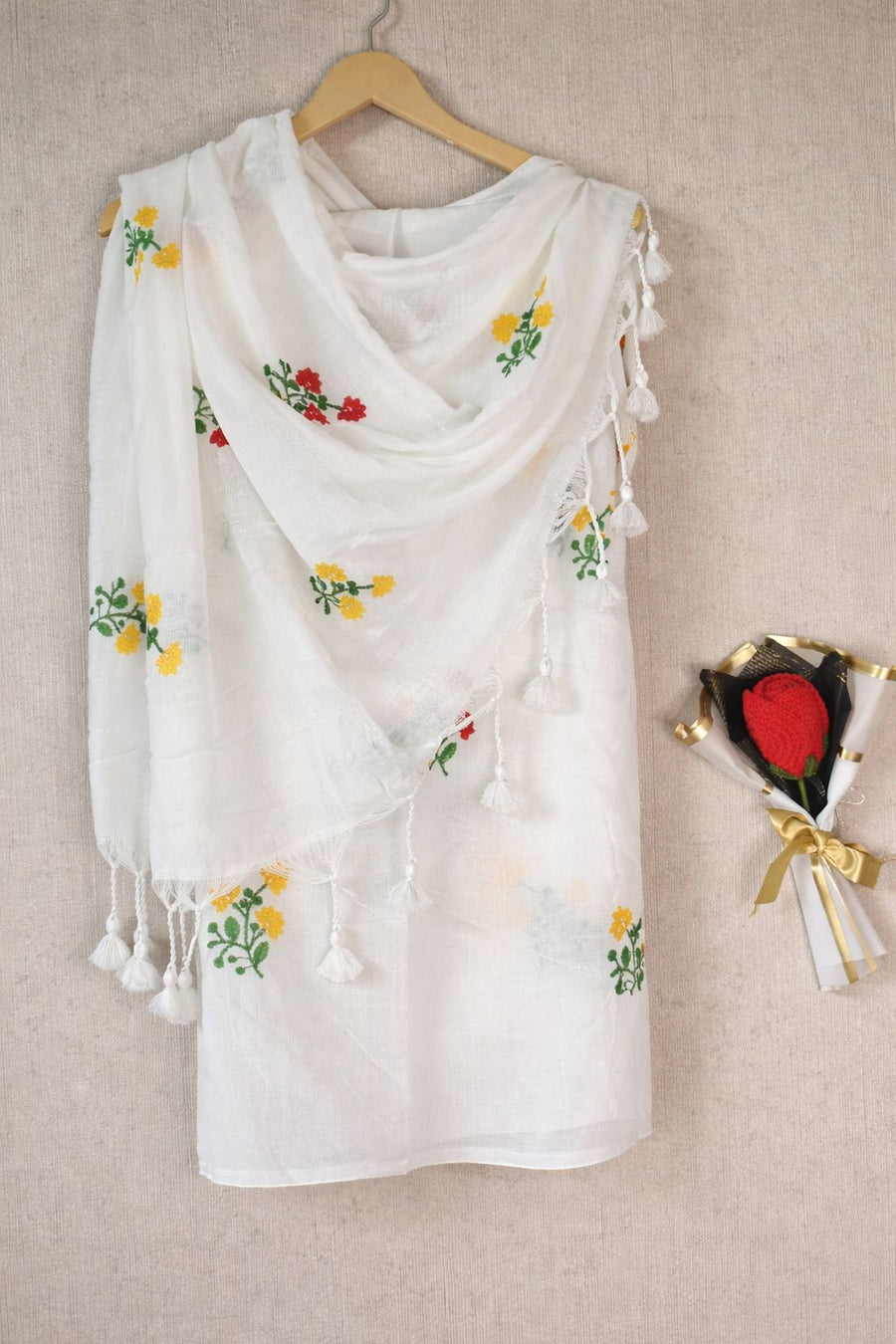 White cotton Saree with multi Color Embroidery | Cotton Saree Ethnic Dori
